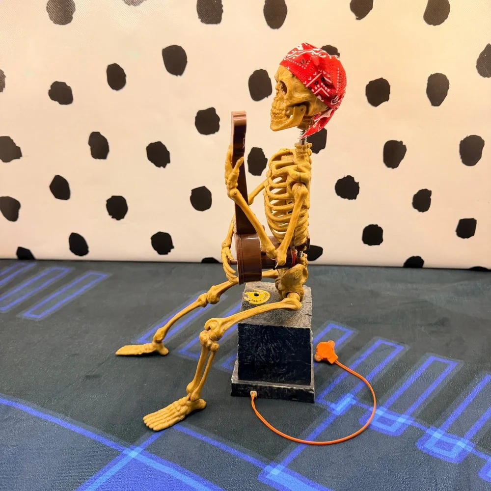 Magic Power Co Banjo Skeleton Halloween Decor Tan Animated Tombstone Prop 12